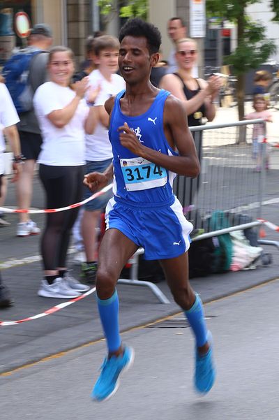 Eyob Solomun - Sieger Halbmarathon
