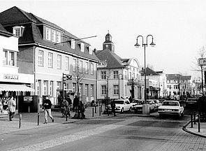 Frankfurter Straße, Post und Historisches Rathaus 1993