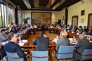 Ratssaal im Rathaus anlässlich der gemeinsamen Ratssitzung mit Ratsmitgliedern aus Hennef und Le Pecq  (2017)