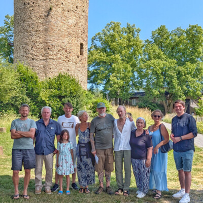 Kunst auf der Burg 2026 Vernissage mit Künstlerinnen und Künstlern, Bürgermeister Mario Dahm und Kulturamtsleiter Dominique Müller-Grote