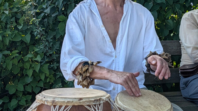 Jan-Philipp Tödte gestaltete die Vernissage musikalisch